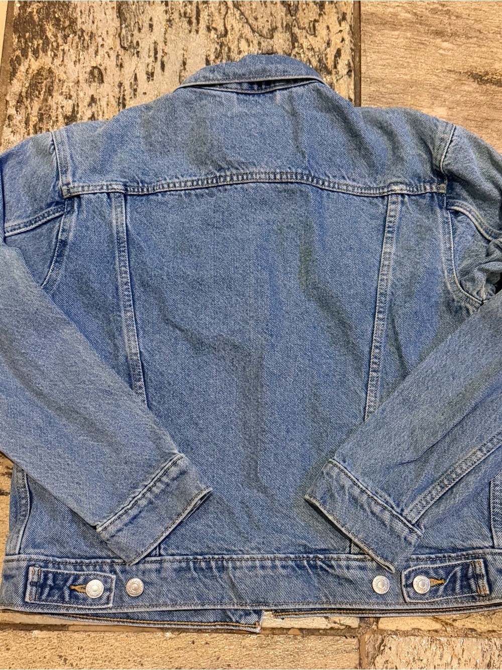 Levi's Light Blue Denim Trucker Jacket - Picture 2 of 3